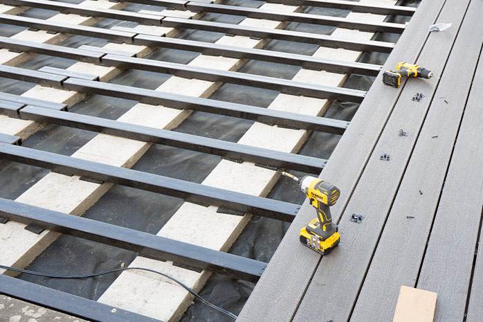 La sous-structure : Un des composants les plus importants de la construction d'une terrasse en WPC
